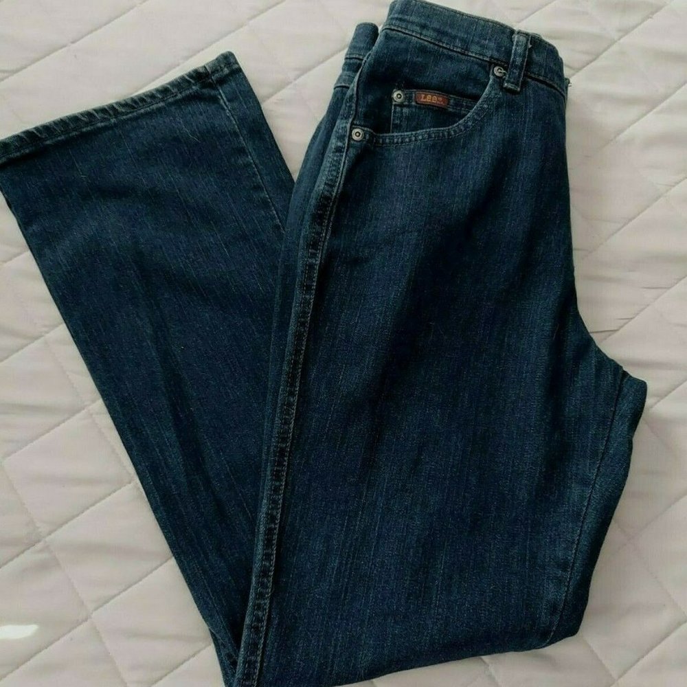 Lee Jeans Women's Size 6 Short Blue Denim Mid Rise Relaxed Boot Cut Stretch New
